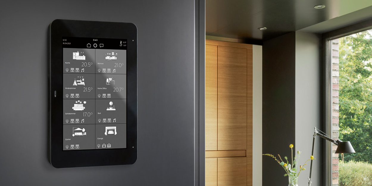 JUNG Smart Panel 8 bei Elektro Haag in Niederwerrn